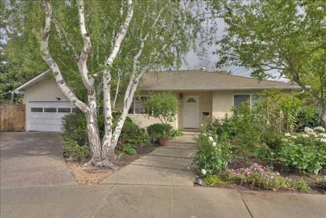 16 Country Ln, Redwood City, CA 94061