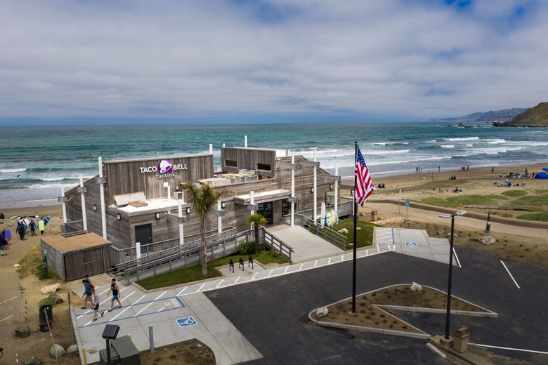TikTok Buzzes Over World’s Most Scenic Taco Bell with Beach Views and Alcoholic Beverages”